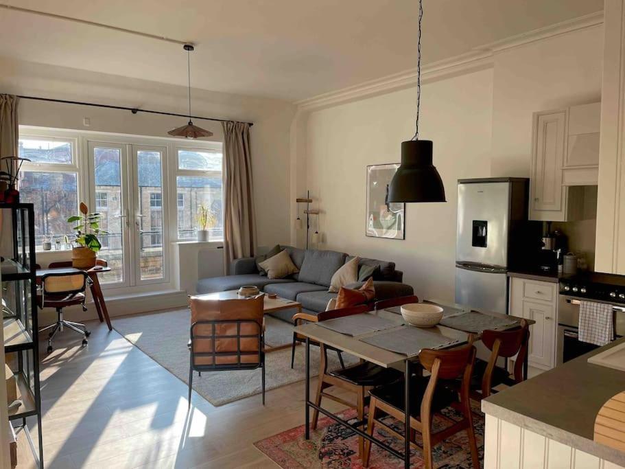 Stylish City-Centre Apartment With Balcony Liverpool Exteriör bild
